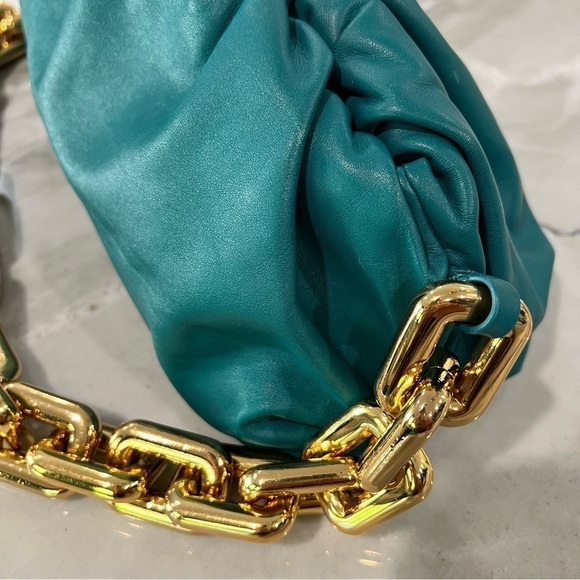 Bottega Veneta Leather The Chain Pouch Handbag - Picture 9 of 16